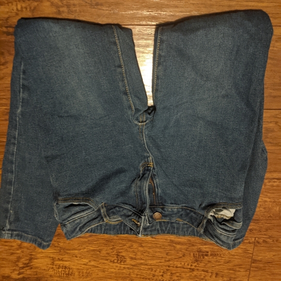 Kids size 14 Joe Fresh Jeans - Picture 3 of 3